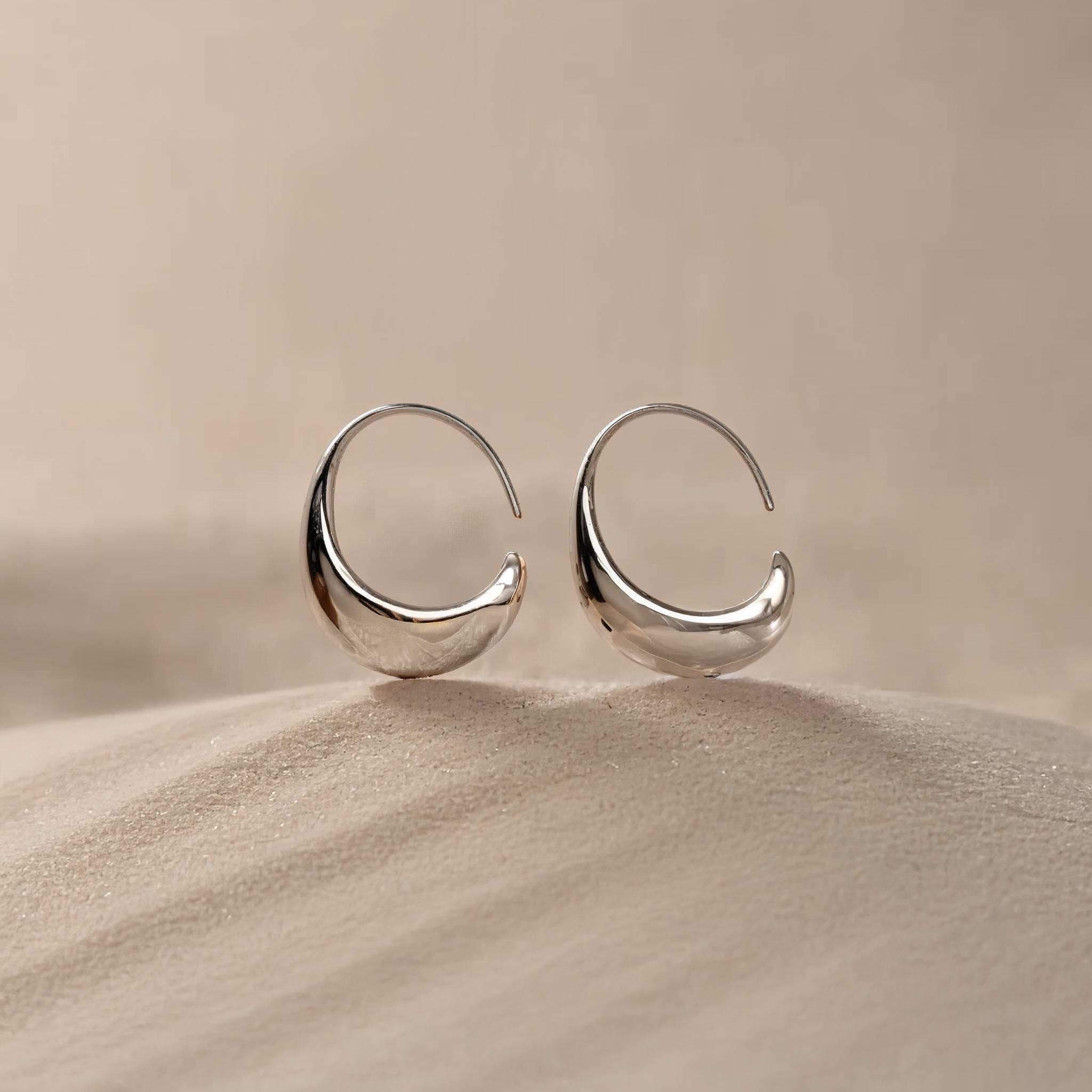Aliza C - Shape Golden Earrings
